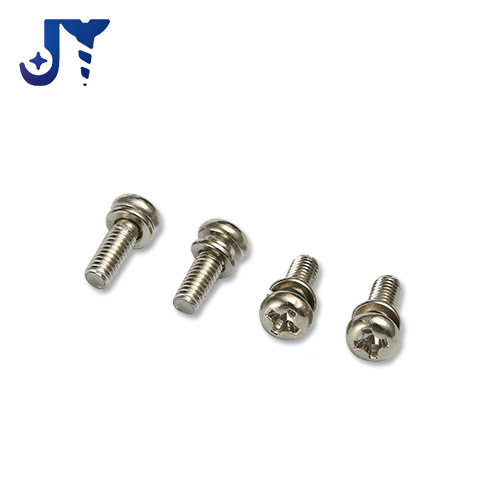 在使用過程中，如何檢查組合螺絲的緊固狀態？